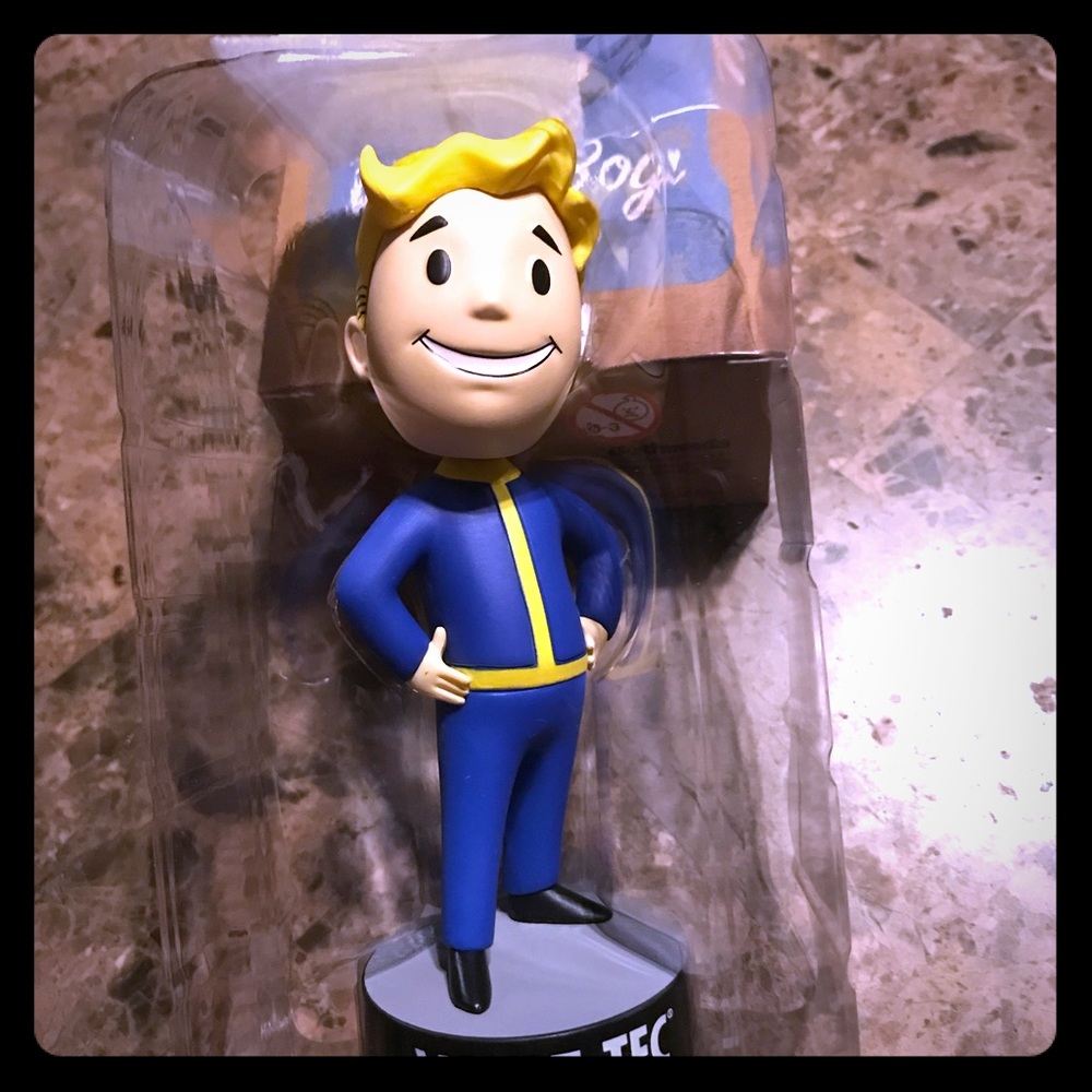Vault Boy bobble head